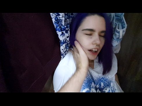 ❤️ Fann systur mína í skápnum og hjálpaði henni að koma ❤️ Ofsagt kynlíf hjá okkur